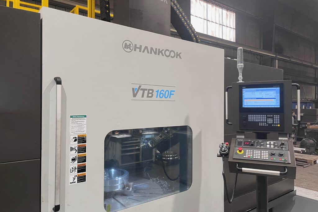 Machine d'usinage verticale pour les pièces de plus grande taille 1