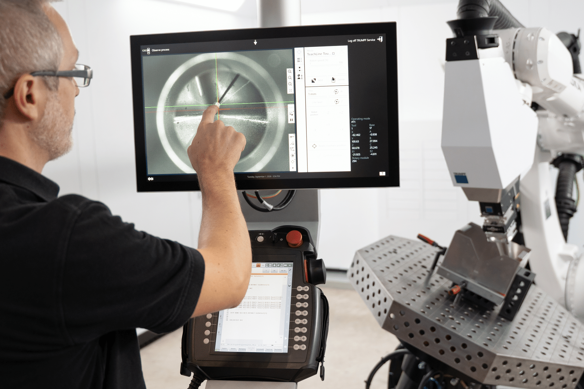 Accélérer la production grâce à une cellule de soudage laser pilotée par l'IA 4