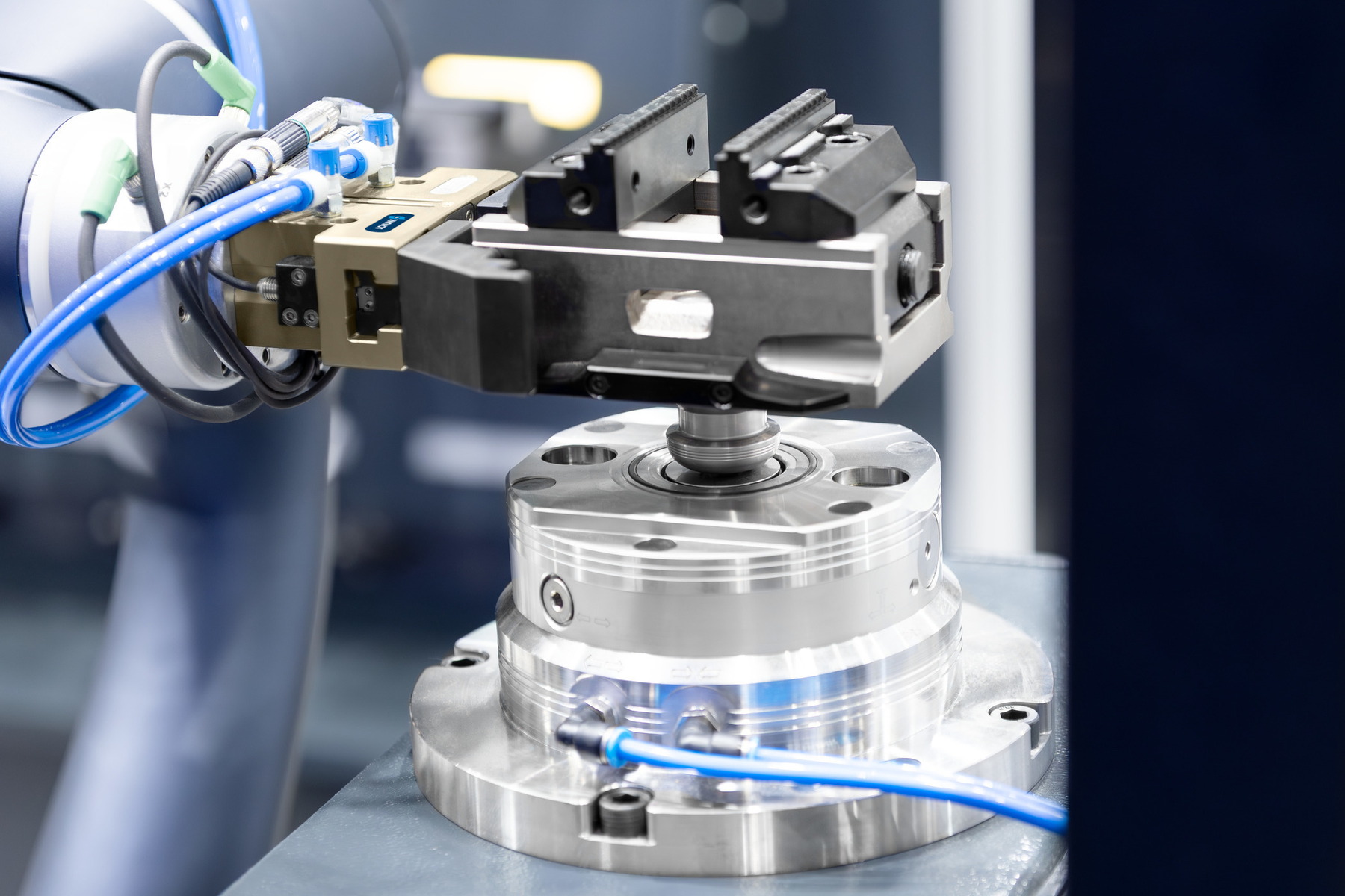 Vise Automation : chargement rapide et efficace des pièces, même pour les machines sans approvisionnement d'air comprime sur la table! 1